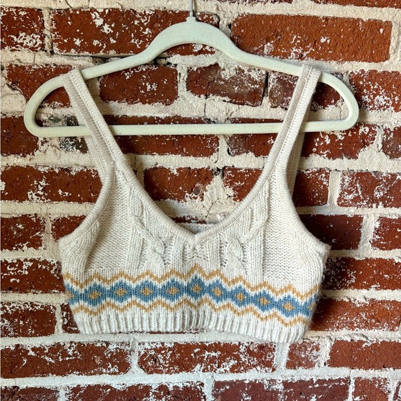 Sage & Oak Young Contemporary Cream knit crop top with blue & tan design - Picture 8 of 9